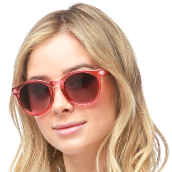 Dazey Shades Plastic Sunglasses - 5 Colors - Picture 1 of 8